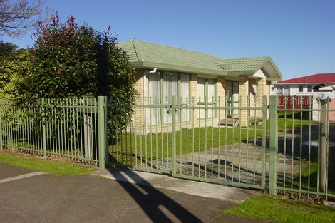 Photo of property in 2 Thomas Road, Mangere, Auckland, 2022