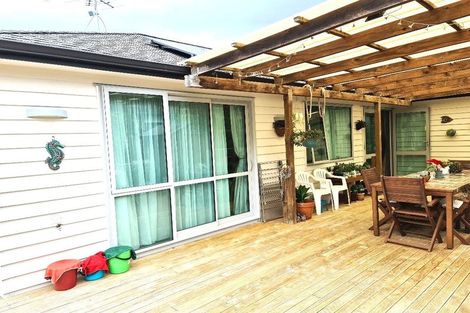 Photo of property in 5 Baker Street, Fairview Heights, Auckland, 0632