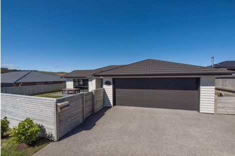 Photo of property in 212 Mark Avenue, Grenada Village, Wellington, 6037