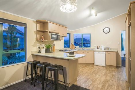 Photo of property in 68 Peterhouse Street, Tawa, Wellington, 5028