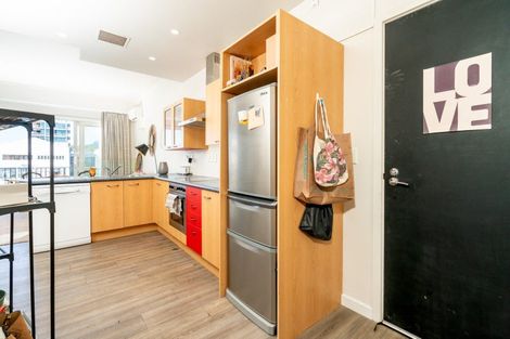 Photo of property in De Vere Apartments, 10/23 Tennyson Street, Te Aro, Wellington, 6011