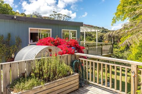Photo of property in 61 Fairview Crescent, Omiha, Waiheke Island, 1081
