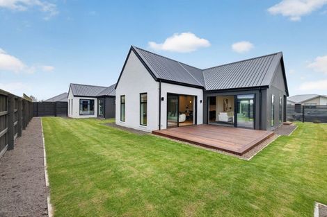 Photo of property in 28 Inch Crescent, Rangiora, 7400