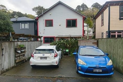 Photo of property in 166a Aro Street, Aro Valley, Wellington, 6021