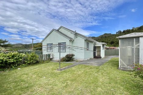 Photo of property in 5 Ingram Street, Naenae, Lower Hutt, 5011