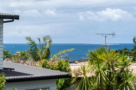 Photo of property in 8 Sandford Street, Campbells Bay, Auckland, 0630