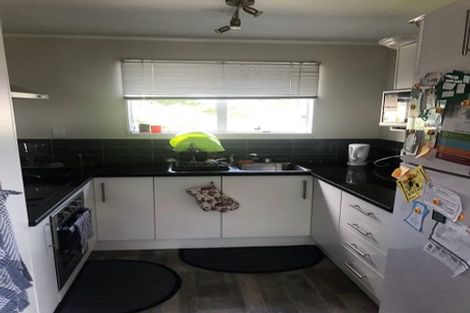 Photo of property in 2/4 Silver Creek Road, Weymouth, Auckland, 2103