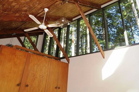 Photo of property in 52 Park Hill Road, Birkenhead, Auckland, 0626