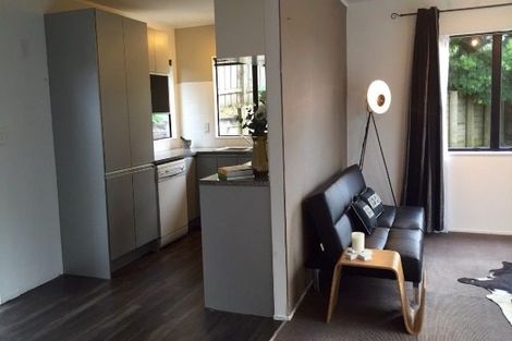 Photo of property in 2/2 Valecrest Place, Bayview, Auckland, 0629