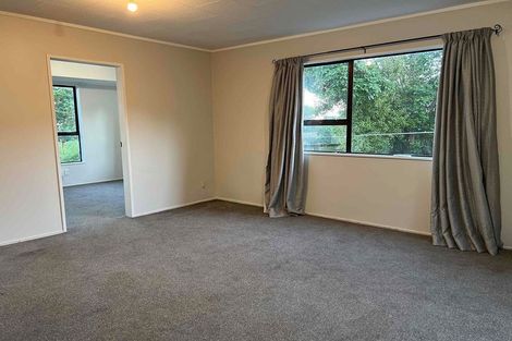 Photo of property in 26a Cheltenham Terrace, Newlands, Wellington, 6037
