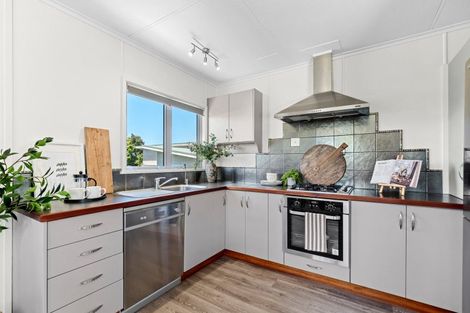 Photo of property in 43a Wallace Place, Westown, New Plymouth, 4310