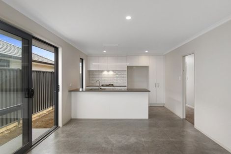 Photo of property in 10 Ash Lane, Omokoroa, 3114