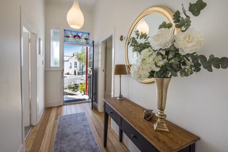 Photo of property in 37 Kiwi Road, Stanley Point, Auckland, 0624