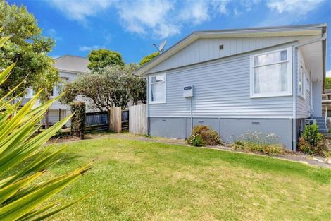 Photo of property in 71a Commercial Road, Helensville, 0800