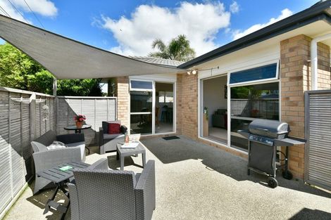Photo of property in 25 Pine Road, Orewa, 0931