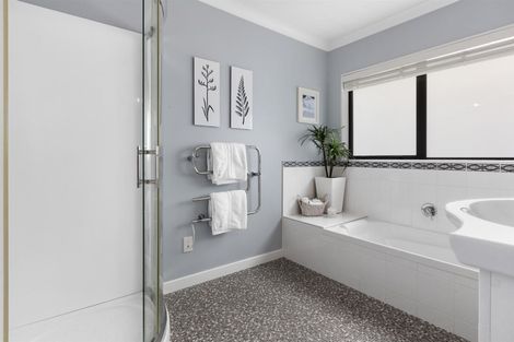 Photo of property in 5 Kahurangi Heights, Aotea, Porirua, 5024