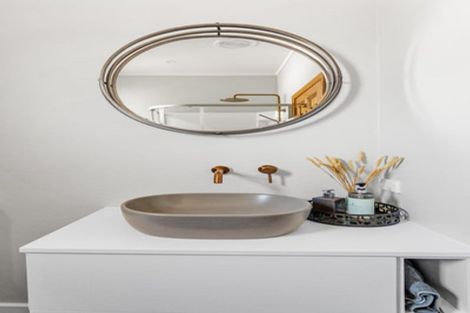 Photo of property in 6 Little Burke Street, Hospital Hill, Napier, 4110