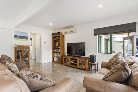 Photo of property in 1/9 Barcroft Place, Clendon Park, Auckland, 2103