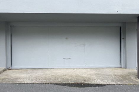 Photo of property in Kingsgate Flats, 10 Austin Street, Mount Victoria, Wellington, 6011