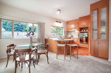 Photo of property in 18 Cloake Way, Palmerston North, 4414