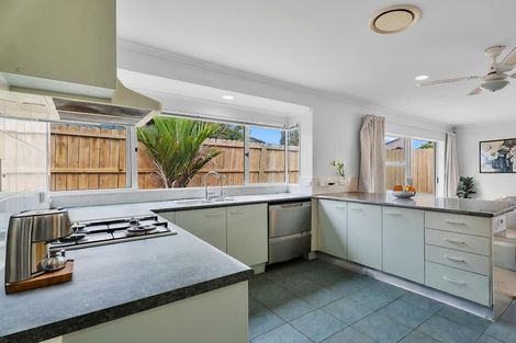 Photo of property in 8 Hagen Close, Golflands, Auckland, 2013