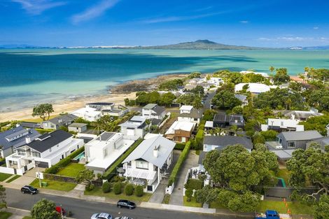 Photo of property in 19 Muritai Road, Milford, Auckland, 0620