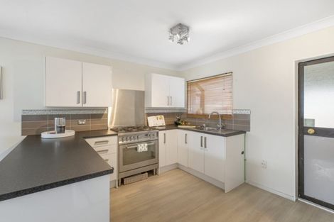 Photo of property in 9b Gatland Road, Rosehill, Papakura, 2113