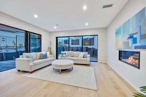 Photo of property in 47a Takutai Avenue, Half Moon Bay, Auckland, 2012