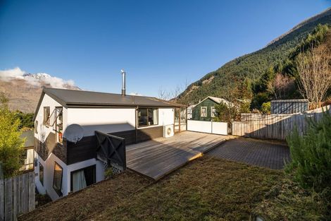Photo of property in 9b Dart Place, Fernhill, Queenstown, 9300