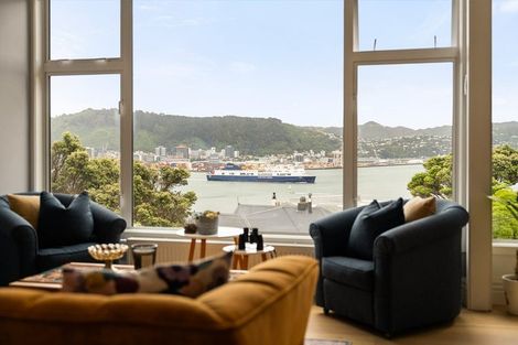 Photo of property in 2 Maida Vale Road, Roseneath, Wellington, 6011