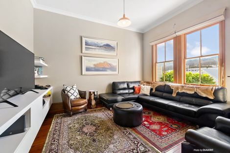 Photo of property in 33 Myrtle Crescent, Mount Cook, Wellington, 6021