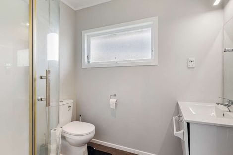 Photo of property in 20 Grove Road, Papakura, 2110