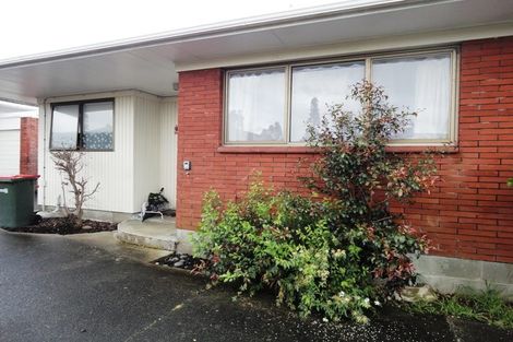 Photo of property in 2/76 Wellington Street, Howick, Auckland, 2014