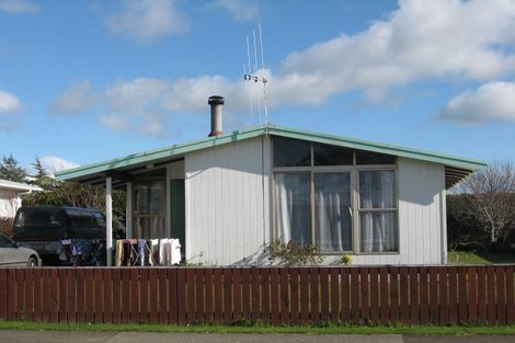 Photo of property in 12 Stirling Street, Levin, 5510