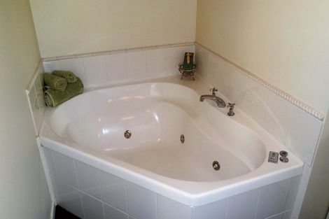 Photo of property in 5 John Morel Place, Parklands, Christchurch, 8083