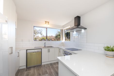 Photo of property in 28 Rubens Place, Burnside, Christchurch, 8053