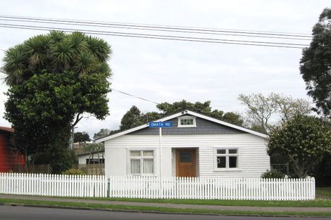 Photo of property in 63 Omata Road, Marfell, New Plymouth, 4310
