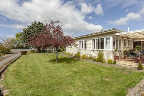 Photo of property in 2070 State Highway 2, Waipukurau, 4285