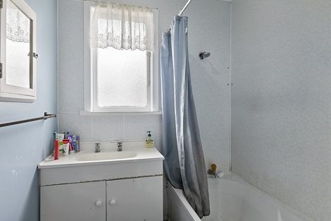 Photo of property in 56 Banks Street, Marfell, New Plymouth, 4310