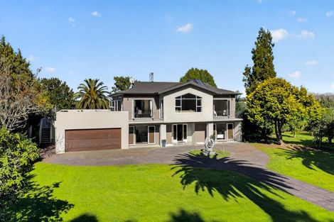 Photo of property in 873 Waitakere Road, Kumeu, 0891