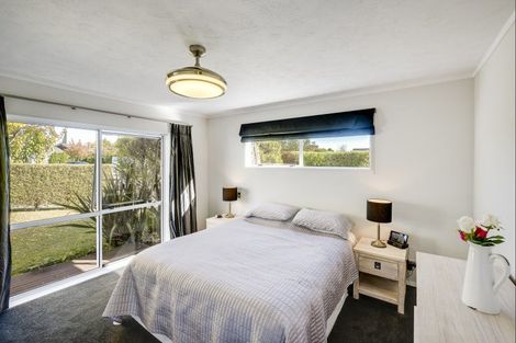 Photo of property in 8 Lennon Grove, Havelock North, 4130