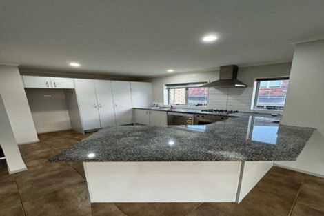 Photo of property in 20 Mission Heights Drive, Flat Bush, Auckland, 2016