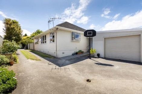 Photo of property in 98 Mangorei Road, Strandon, New Plymouth, 4312
