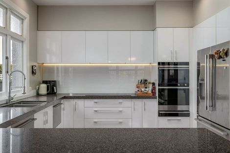 Photo of property in 24 Elmira Avenue, Hokowhitu, Palmerston North, 4410