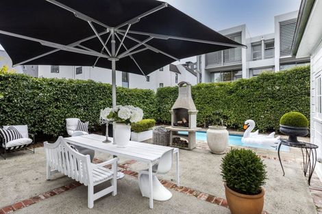 Photo of property in 26 Cranmer Square, Christchurch Central, Christchurch, 8013