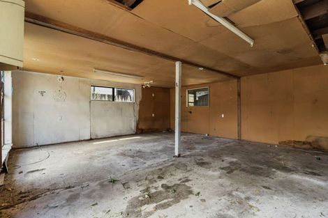 Photo of property in 12 Laureston Avenue, Papatoetoe, Auckland, 2025