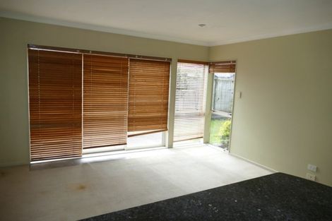 Photo of property in 22 Walter Haddrell Crescent, Flat Bush, Auckland, 2016