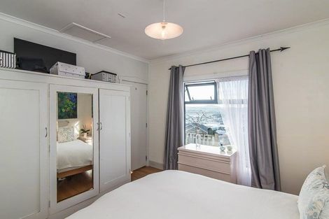 Photo of property in 92 Duncan Terrace, Kilbirnie, Wellington, 6022