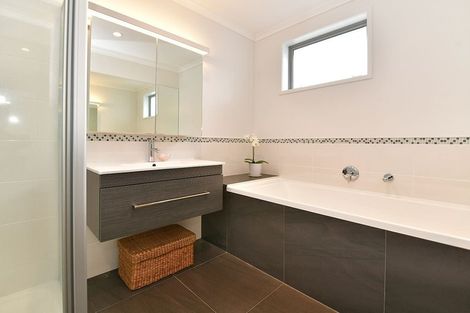 Photo of property in 6 Skipjack Pass, Silverdale, 0932