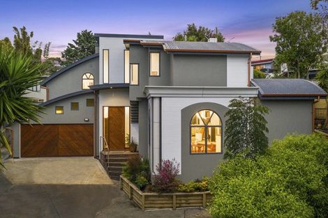 Photo of property in 61 Newhaven Terrace, Mairangi Bay, Auckland, 0630